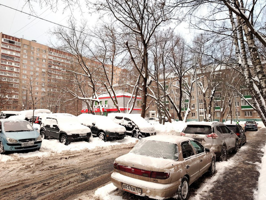 Продам однокомнатную (1-комн.) квартиру, Открытое ш, 24к42, Москва г