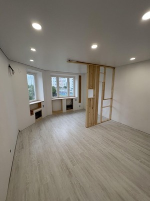 Продам двухкомнатную (2-комн.) квартиру, Брусилова ул, 33к1, Москва г