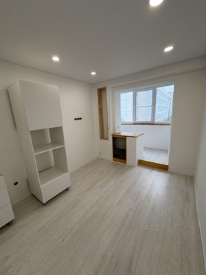 Продам двухкомнатную (2-комн.) квартиру, Брусилова ул, 33к1, Москва г