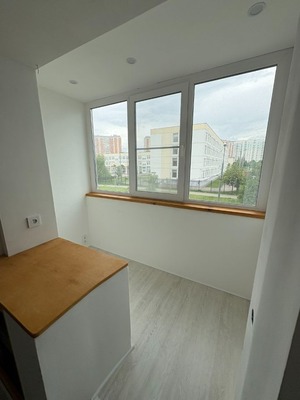 Продам двухкомнатную (2-комн.) квартиру, Брусилова ул, 33к1, Москва г