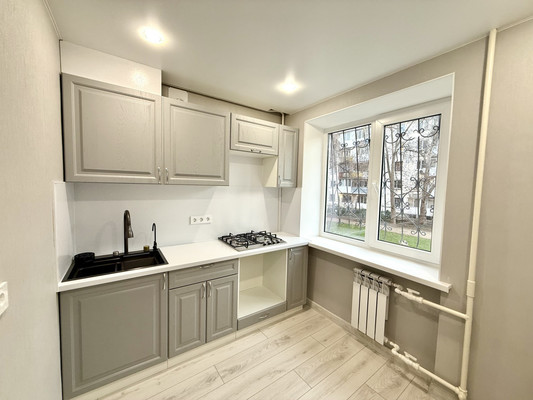 Продам двухкомнатную (2-комн.) квартиру, Ростовская ул, 7, Симферополь г