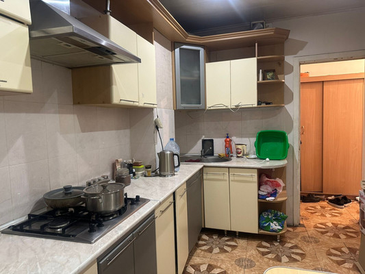 Продам трехкомнатную (3-комн.) квартиру, Северная ул, 13/2, Шахты г