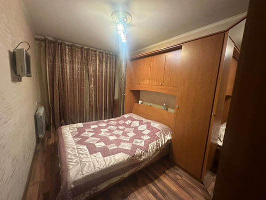 Продам трехкомнатную (3-комн.) квартиру, Северная ул, 13/2, Шахты г