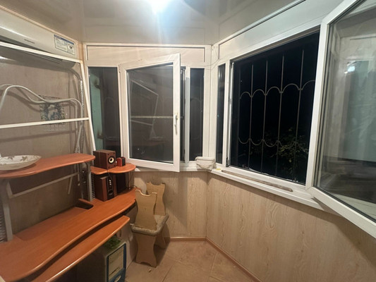 Продам трехкомнатную (3-комн.) квартиру, Северная ул, 13/2, Шахты г