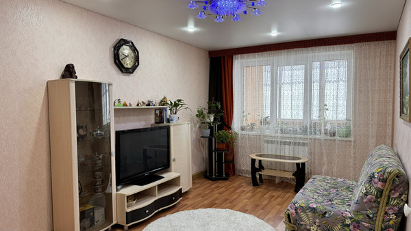 Продам двухкомнатную (2-комн.) квартиру, Рифката Гайнуллина ул, 4, Нижнекамск г