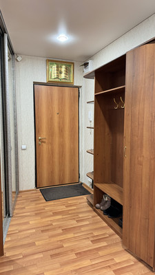 Продам двухкомнатную (2-комн.) квартиру, Рифката Гайнуллина ул, 4, Нижнекамск г