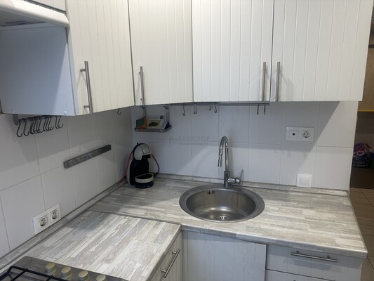 Продам трехкомнатную (3-комн.) квартиру, 5-я Кожуховская ул, 18к2, Москва г