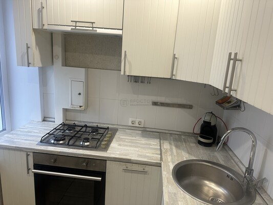 Продам трехкомнатную (3-комн.) квартиру, 5-я Кожуховская ул, 18к2, Москва г