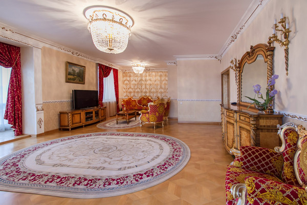 Продам многокомнатную квартиру, 20-летия ВЛКСМ ул, 49, Воронеж г