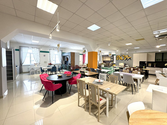 Сдам торговое помещение 700 м2, Яблочная ул, 3а, Калининград г