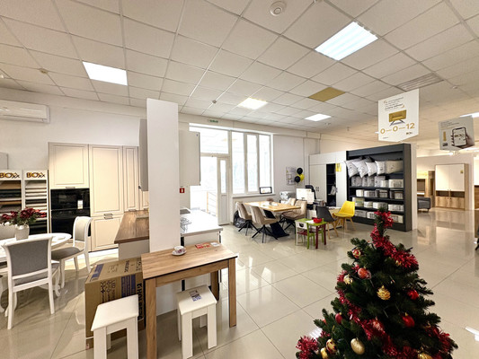 Сдам торговое помещение 700 м2, Яблочная ул, 3а, Калининград г