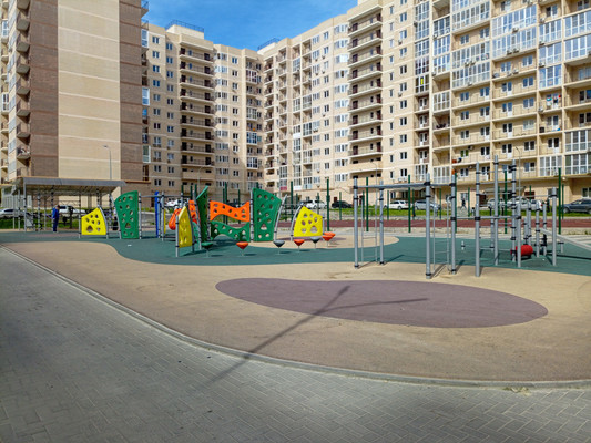 Продам однокомнатную (1-комн.) квартиру, Красина ул, 53к4, Цемдолина с