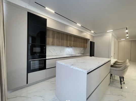 Сдам двухкомнатную (2-комн.) квартиру, им. Григория Булгакова ул, 10, Краснодар г