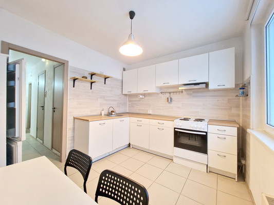 Сдам трехкомнатную (3-комн.) квартиру, Дмитровка Б. ул, 1к2, Москва г