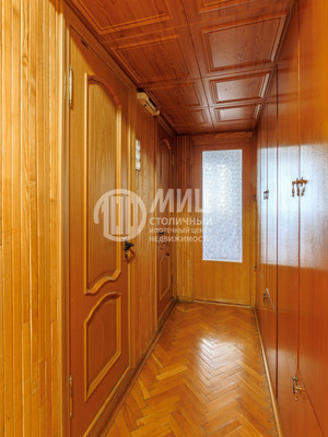 Продам многокомнатную квартиру, Осенний б-р, 16к2, Москва г