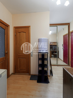 Продам многокомнатную квартиру, Осенний б-р, 16к2, Москва г