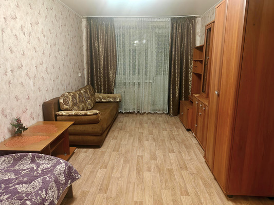 Продам двухкомнатную (2-комн.) квартиру, Чехова ул, 36, Казань г