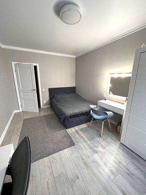 Продам двухкомнатную (2-комн.) квартиру, Орудийная ул, 32б, Калининград г