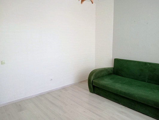 Продам однокомнатную (1-комн.) квартиру, В.Денисова ул, 26к12, Калининград г