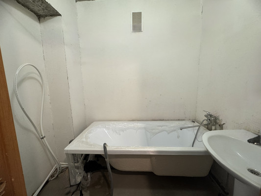 Продам двухкомнатную (2-комн.) квартиру, 2-я Новоселковская ул, 4, Рязань г