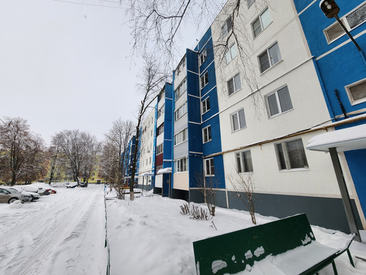 Продам трехкомнатную (3-комн.) квартиру, Смирягина пр-кт, 13, Новомичуринск г