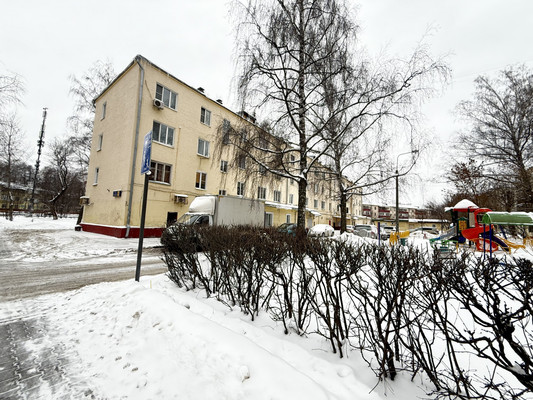 Продам трехкомнатную (3-комн.) квартиру, Коминтерна ул, 8к1, Королев г