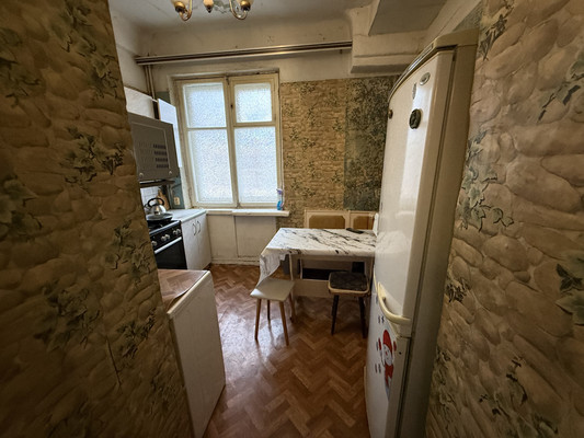 Продам трехкомнатную (3-комн.) квартиру, Коминтерна ул, 8к1, Королев г