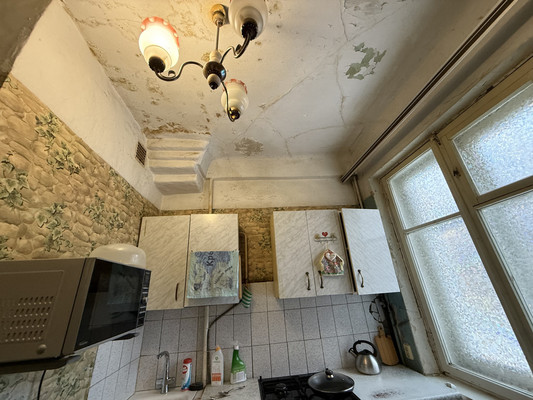 Продам трехкомнатную (3-комн.) квартиру, Коминтерна ул, 8к1, Королев г