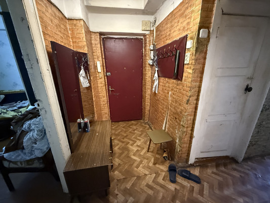 Продам трехкомнатную (3-комн.) квартиру, Коминтерна ул, 8к1, Королев г