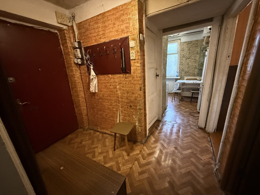 Продам трехкомнатную (3-комн.) квартиру, Коминтерна ул, 8к1, Королев г