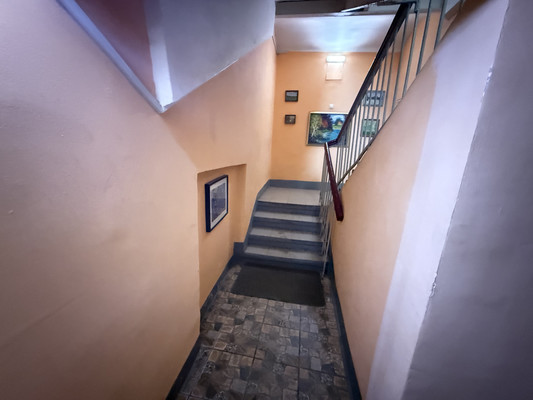 Продам трехкомнатную (3-комн.) квартиру, Коминтерна ул, 8к1, Королев г