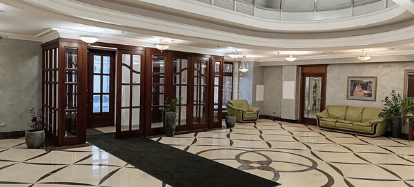 Продам двухкомнатную (2-комн.) квартиру, Большой Каретный пер, 24с2, Москва г