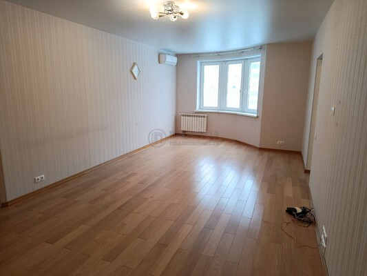 Продам трехкомнатную (3-комн.) квартиру, Красногорский б-р, 17, Красногорск г