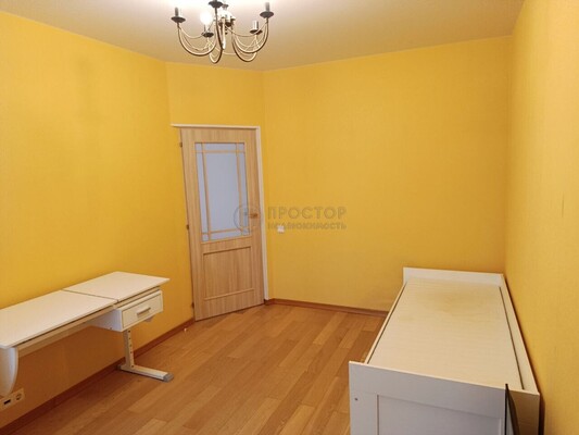 Продам трехкомнатную (3-комн.) квартиру, Красногорский б-р, 17, Красногорск г