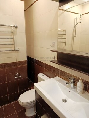 Продам трехкомнатную (3-комн.) квартиру, Красногорский б-р, 17, Красногорск г