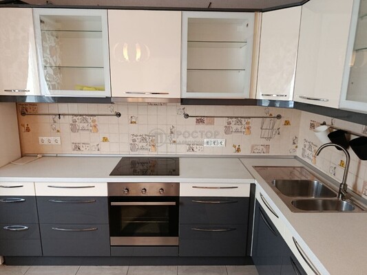 Продам трехкомнатную (3-комн.) квартиру, Красногорский б-р, 17, Красногорск г