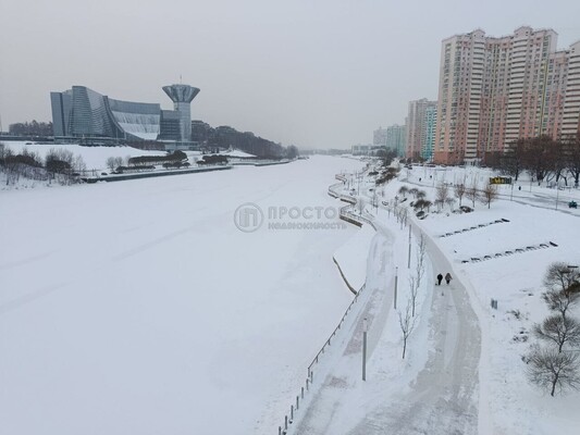Продам трехкомнатную (3-комн.) квартиру, Красногорский б-р, 17, Красногорск г