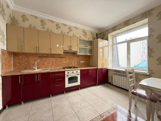 Продам двухкомнатную (2-комн.) квартиру, Толстого ул, 180а, Нальчик г