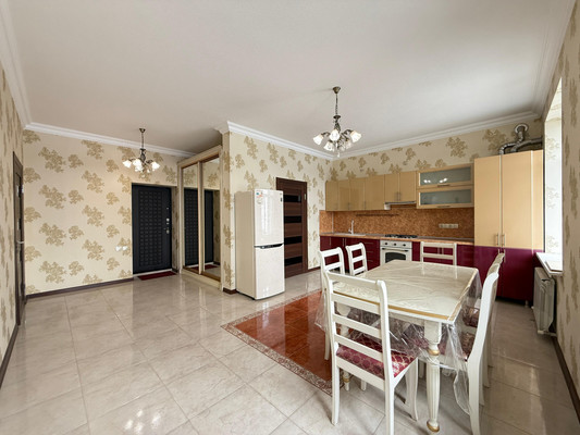 Продам двухкомнатную (2-комн.) квартиру, Толстого ул, 180а, Нальчик г