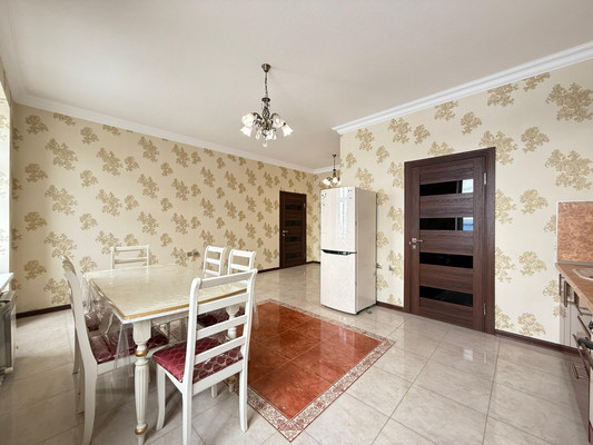 Продам двухкомнатную (2-комн.) квартиру, Толстого ул, 180а, Нальчик г