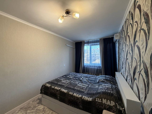 Продам трехкомнатную (3-комн.) квартиру, Звездная ул, 14, Туапсе г