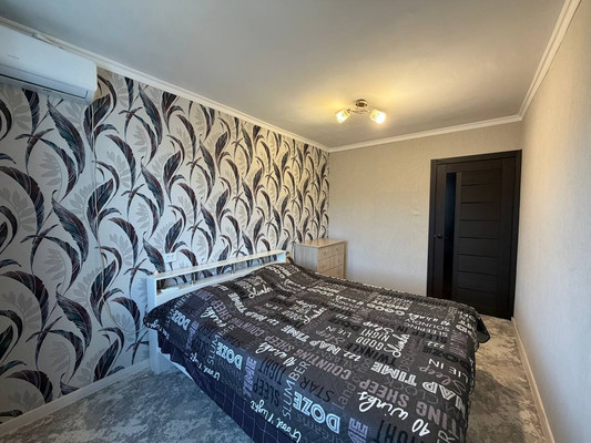 Продам трехкомнатную (3-комн.) квартиру, Звездная ул, 14, Туапсе г