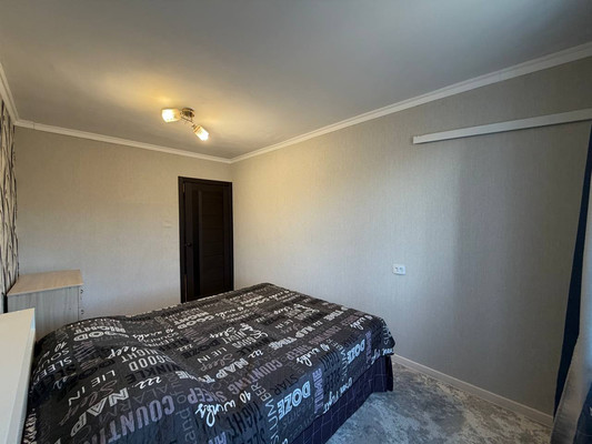 Продам трехкомнатную (3-комн.) квартиру, Звездная ул, 14, Туапсе г