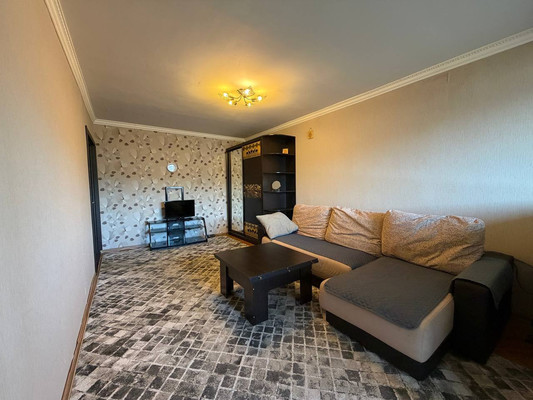 Продам трехкомнатную (3-комн.) квартиру, Звездная ул, 14, Туапсе г