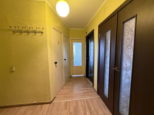 Продам трехкомнатную (3-комн.) квартиру, Звездная ул, 14, Туапсе г