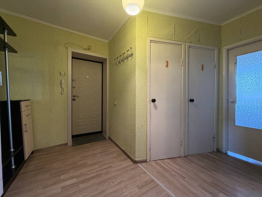 Продам трехкомнатную (3-комн.) квартиру, Звездная ул, 14, Туапсе г