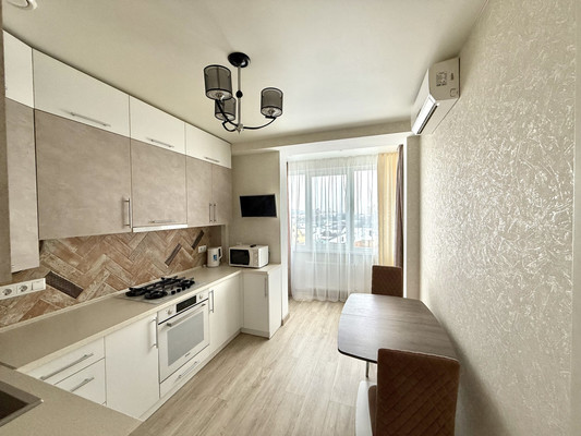 Продам однокомнатную (1-комн.) квартиру, Старозенитная ул, 9, Симферополь г