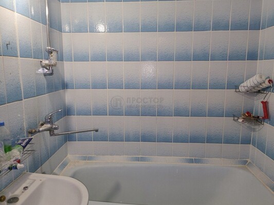 Продам двухкомнатную (2-комн.) квартиру, Корнейчука ул, 24, Москва г