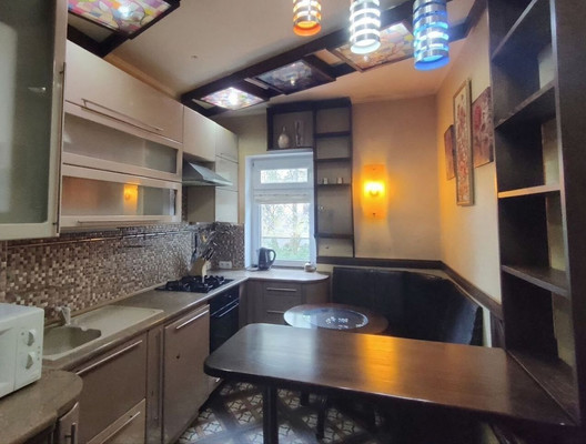 Продам двухкомнатную (2-комн.) квартиру, Молочинского ул, 9, Калининград г