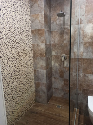 Продам трехкомнатную (3-комн.) квартиру, Донская ул, 49, Симферополь г